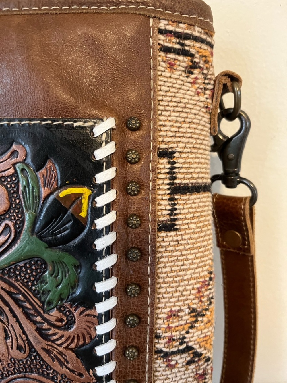 Myra Tooled Leather Crossbody Bag Purse Sunflower Floral Boho - Picture 3 of 9
